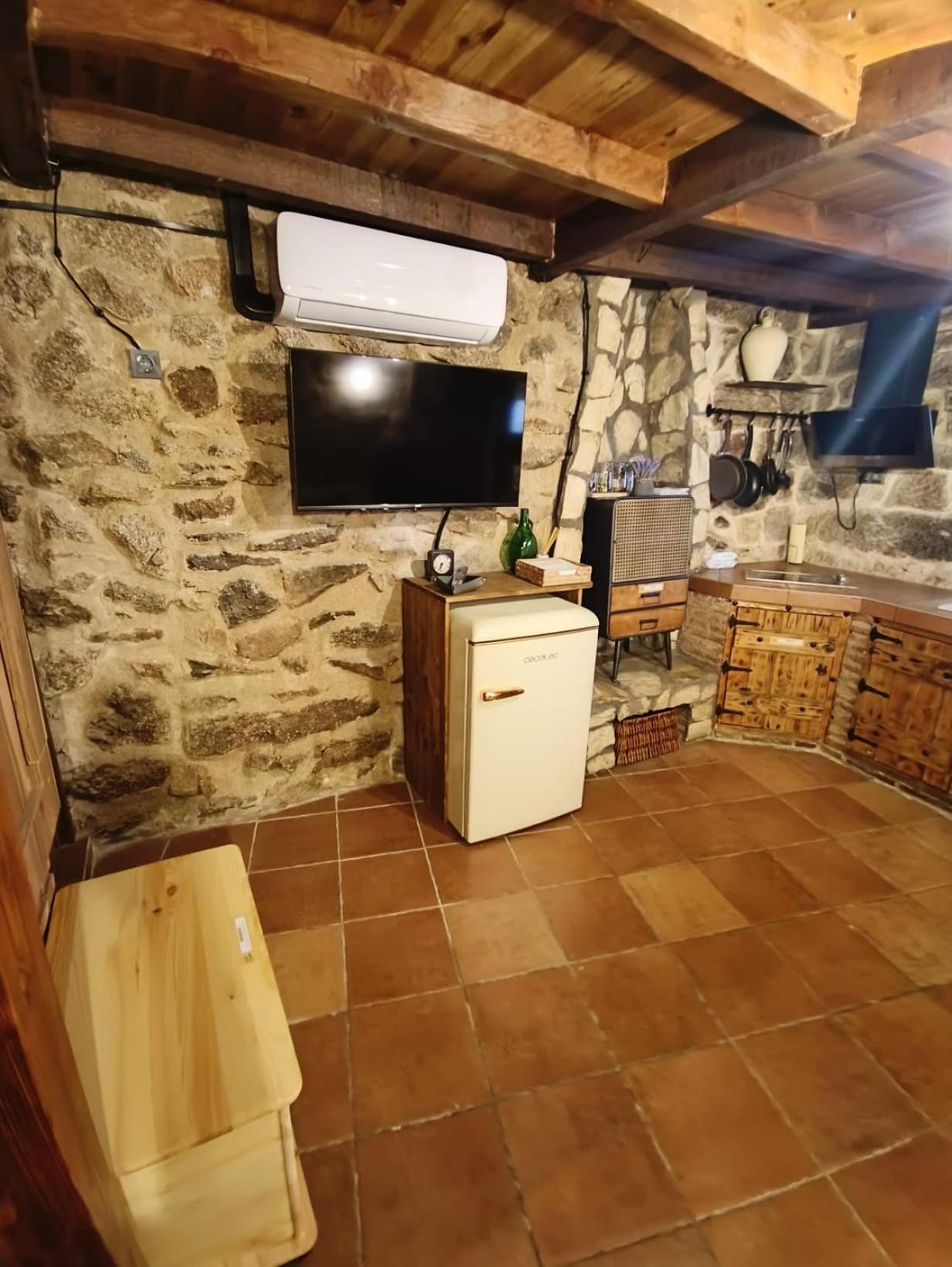 La Casita De Piedra Hébergement de vacances Navaluenga